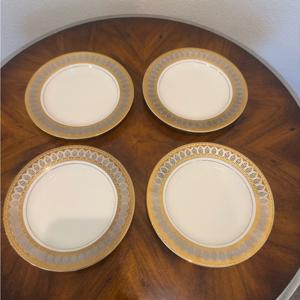 4 San Marco Porcelain Platinum and Gold Luncheon Plates 6 1/2”